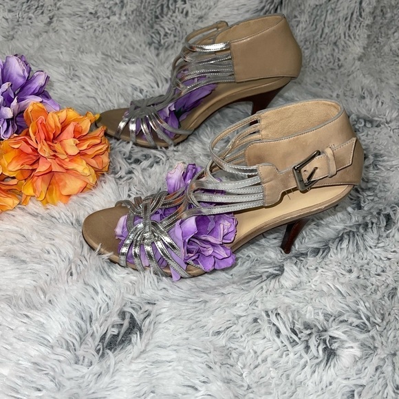 Cole Haan || Women's Verona Size Silver/Tan Heel Pumps Size 7.5 - Picture 4 of 10